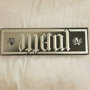 Kat Von D Metal Matte palette